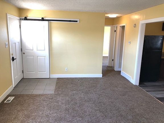 Building Photo - beautiful 4 bedroom 2 bathroom