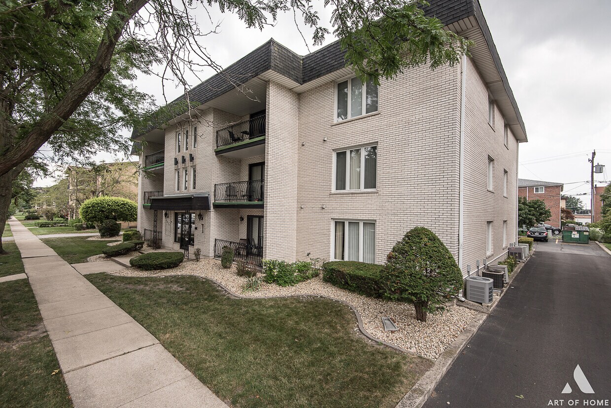 Primary Photo - 10910 Kilpatrick Ave