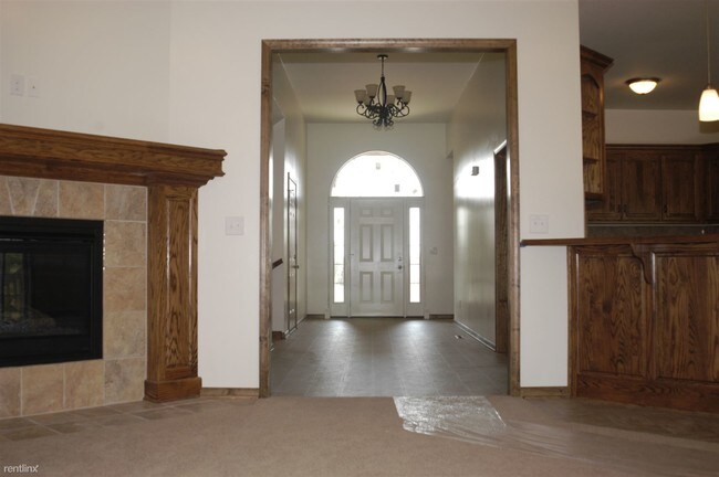 Building Photo - 4 br, 3 bath House - 15101 E 44th St S