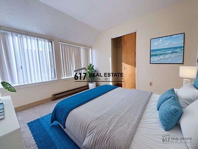 Foto del edificio - 150 N Beacon St