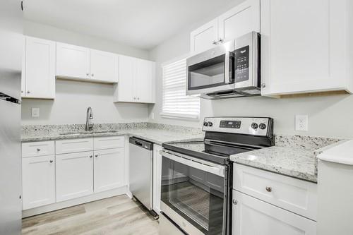 Building Photo - 787 Plainville Dr SW