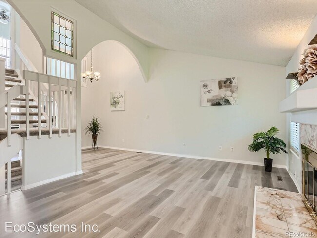 Foto del edificio - 4 br, 3.5 bath House - 10340 E Jewell Ave #75