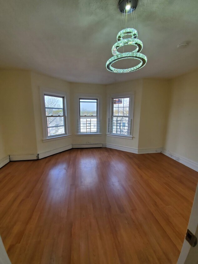 Foto principal - 187 Parker St