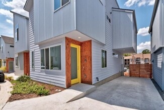 Building Photo - 801 N Bluff Dr