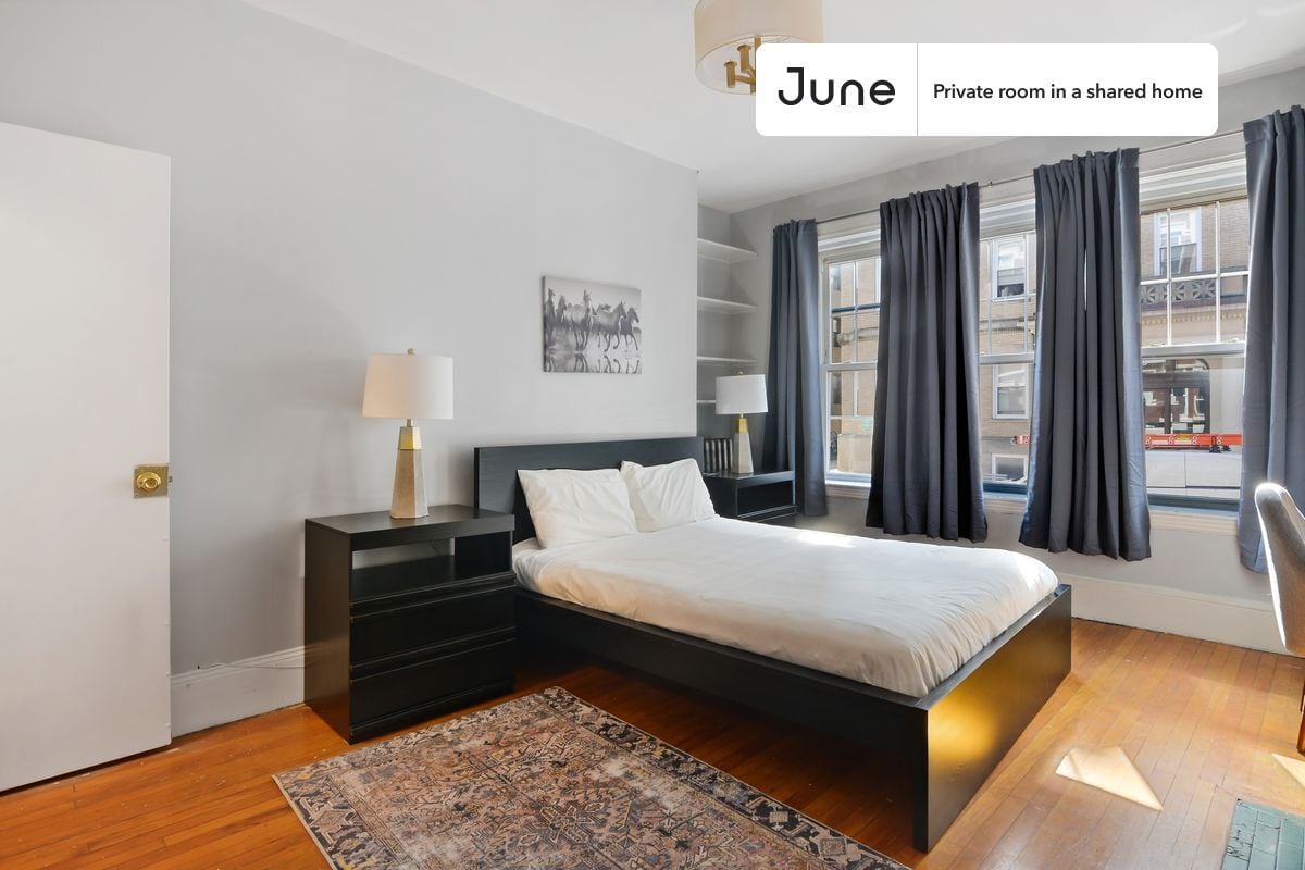 Private bedroom in 6 bed/2 bath Home - Private bedroom in 6 bed/2 bath Home