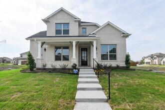 Building Photo - 1563 Gramercy Dr