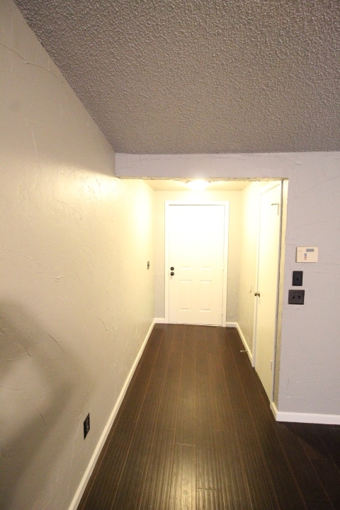 Building Photo - 1101 Whispering Oaks Blvd