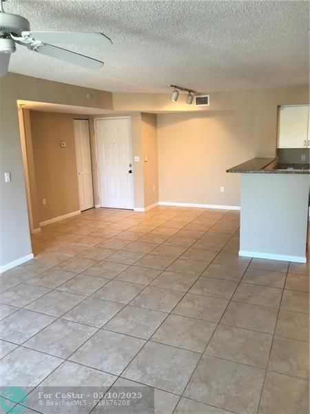 Foto del edificio - 4808 N State Rd 7