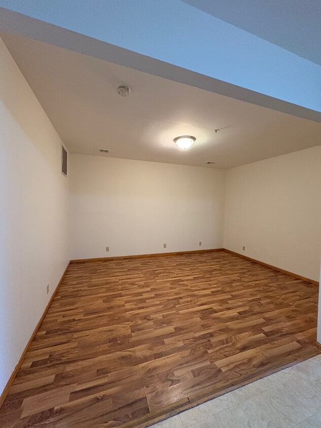 Primary Photo - 218 W Central Ave