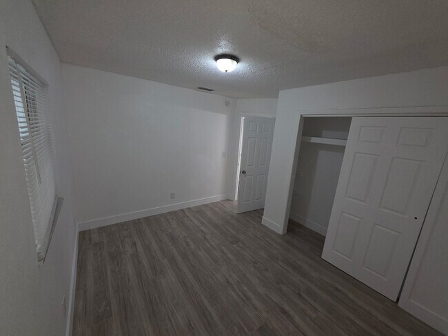 Foto del edificio - Broadway Apartments
