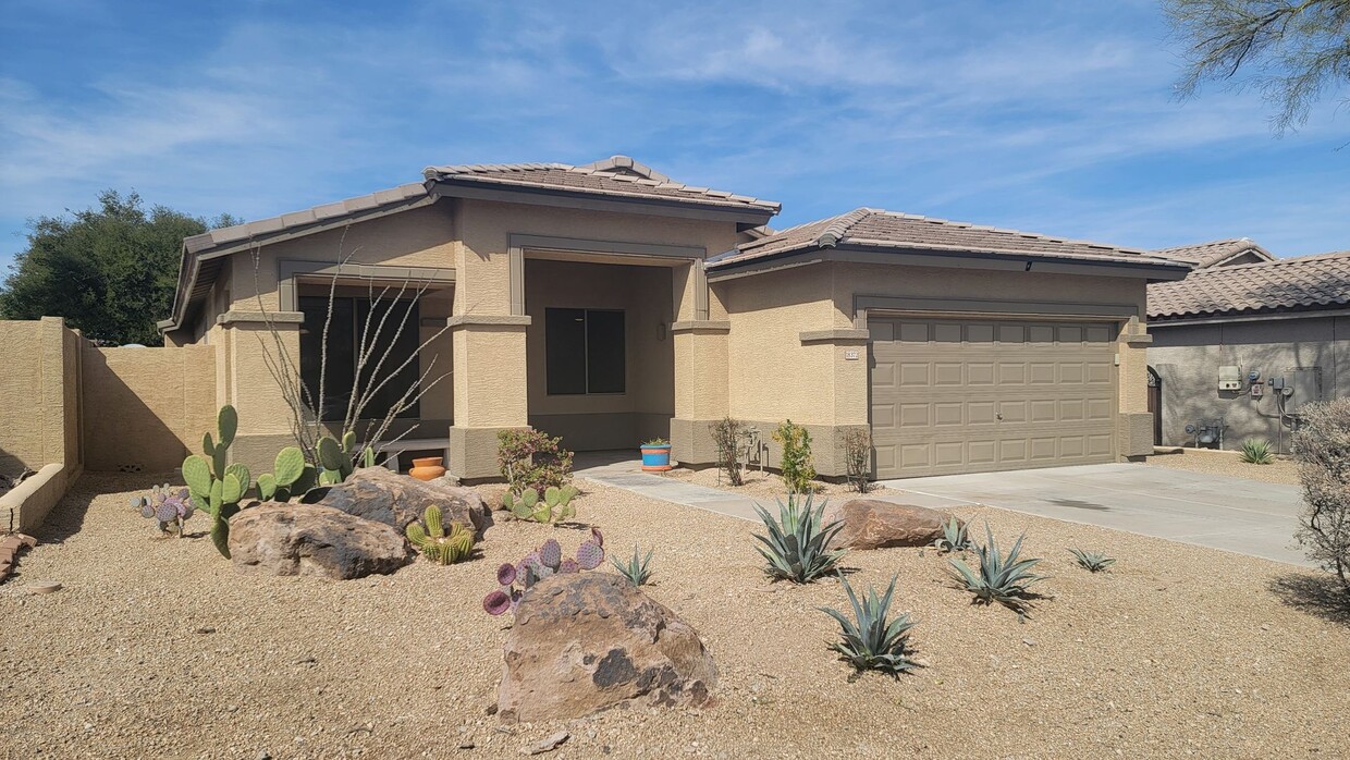 Primary Photo - SOLAR & NEW CARPET makes this home a BARGA...