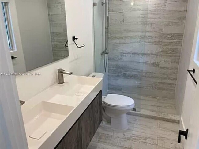 Foto del edificio - 1155 NE 123rd St
