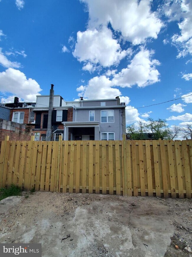 Foto del edificio - 2308 Bryant Ave