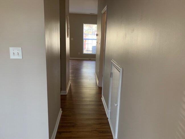 Building Photo - 8535 Kangaroo Ct
