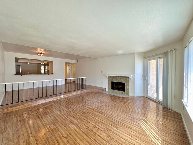 Foto del edificio - 2 Bedroom + 2 Bathroom Condo |  Surfside IV Gated Community | Unfurnished