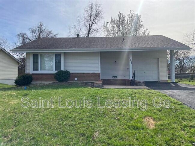 Building Photo - 1635 Woodman Dr
