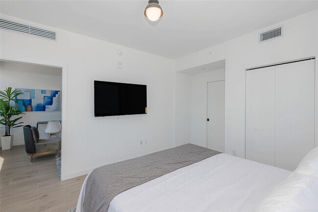 Foto del edificio - 225 N Miami Ave