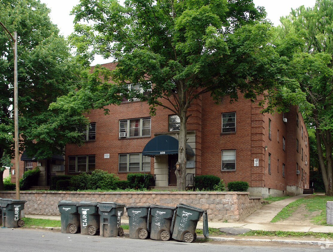 105107 School St, Springfield, MA 01105 Apartments in Springfield