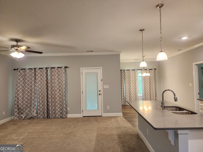 Foto del edificio - 154 Summer Grove Ln