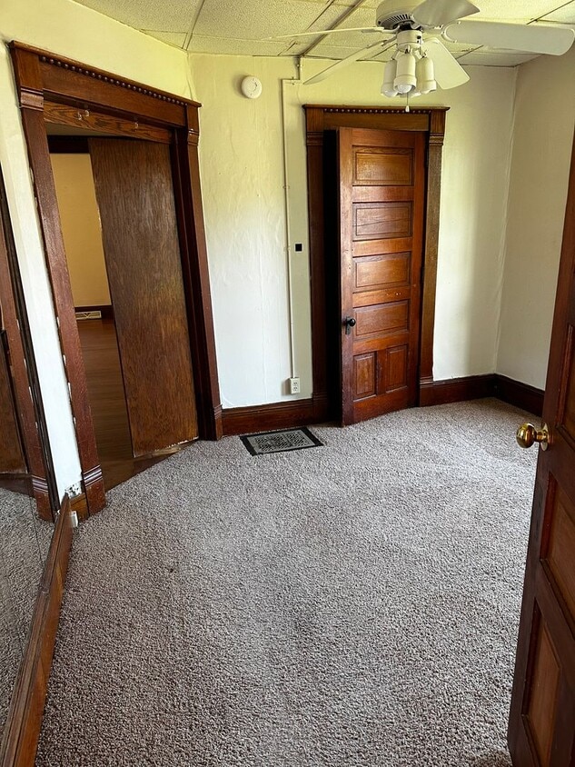 Foto principal - 402 S 1st St