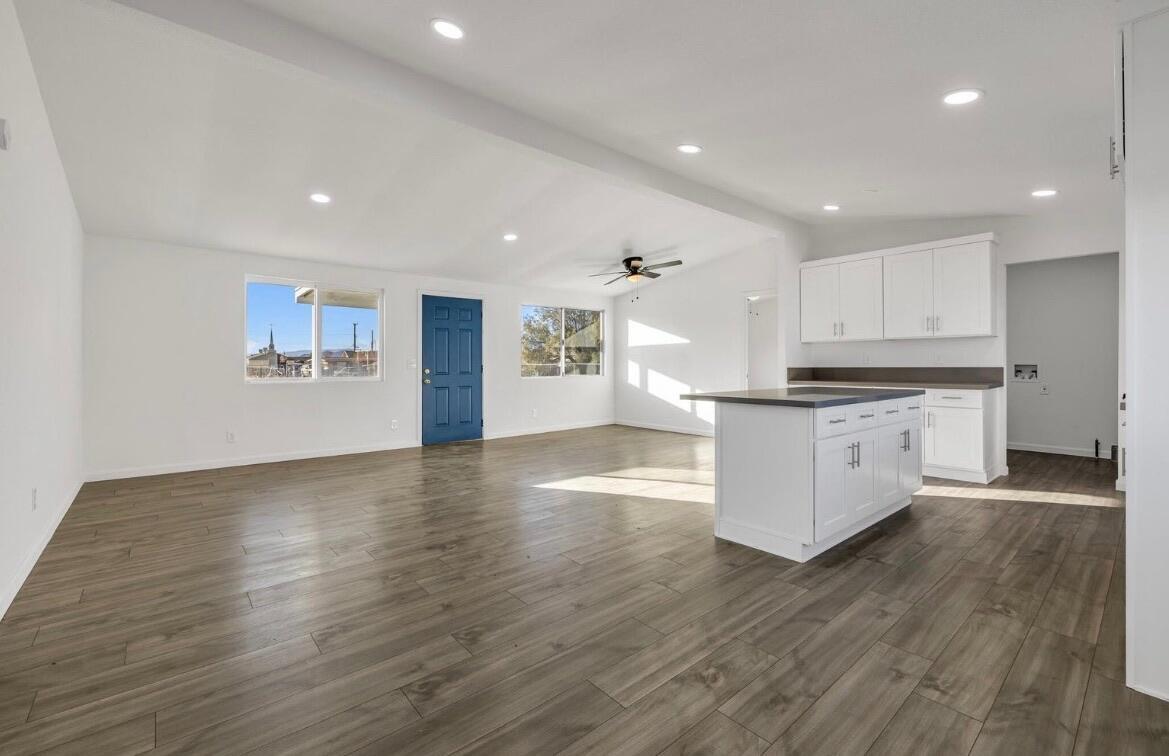 Foto principal - 2869 B St