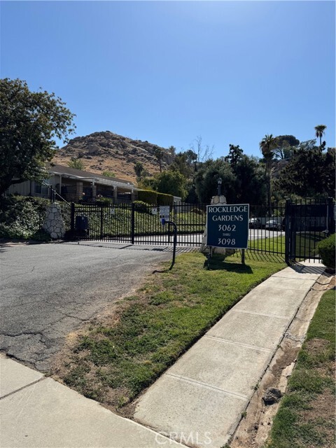 Primary Photo - 3066 Panorama Rd