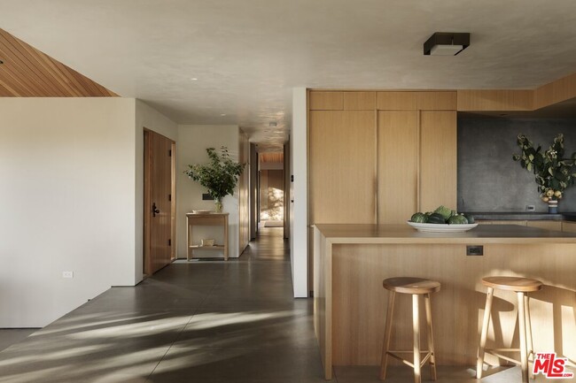 Foto del edificio - 1338 Glen Oaks Blvd