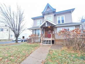 Building Photo - 1632 London Rd