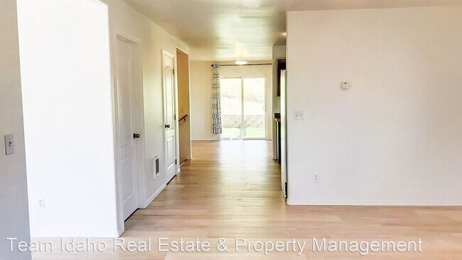 Building Photo - 4 br, 3.5 bath House - 621 Britton Lane