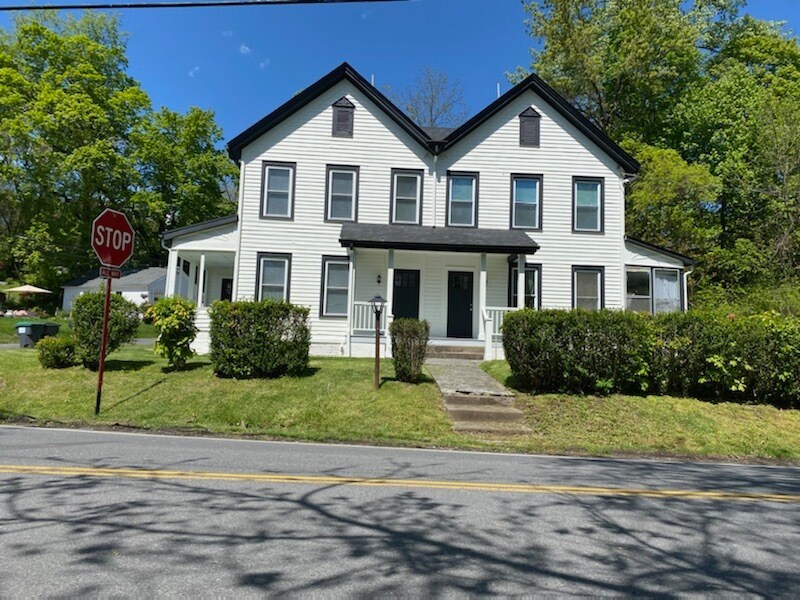 Primary Photo - 1465 Creek Locks Rd