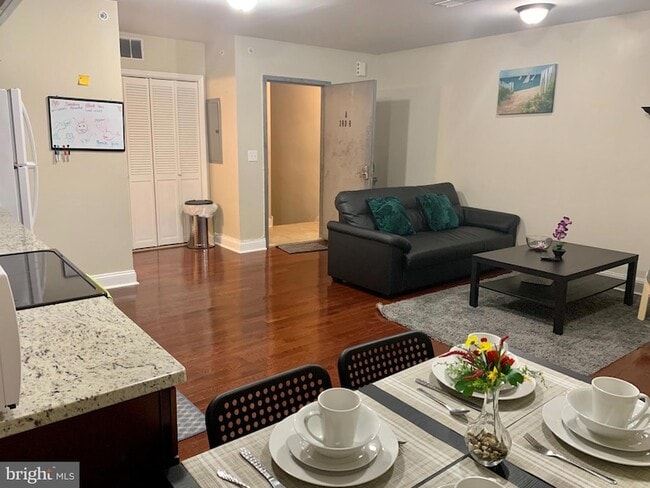 Photo - 1211 Race St Apartment