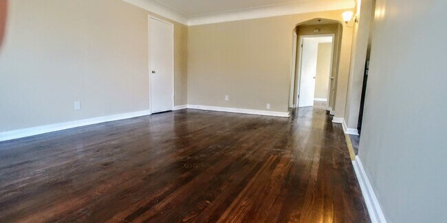 Foto del edificio - 7147 Eastlawn Dr