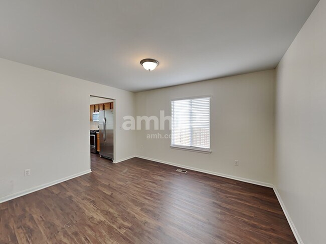 Foto del edificio - 21637 Inverness Dr