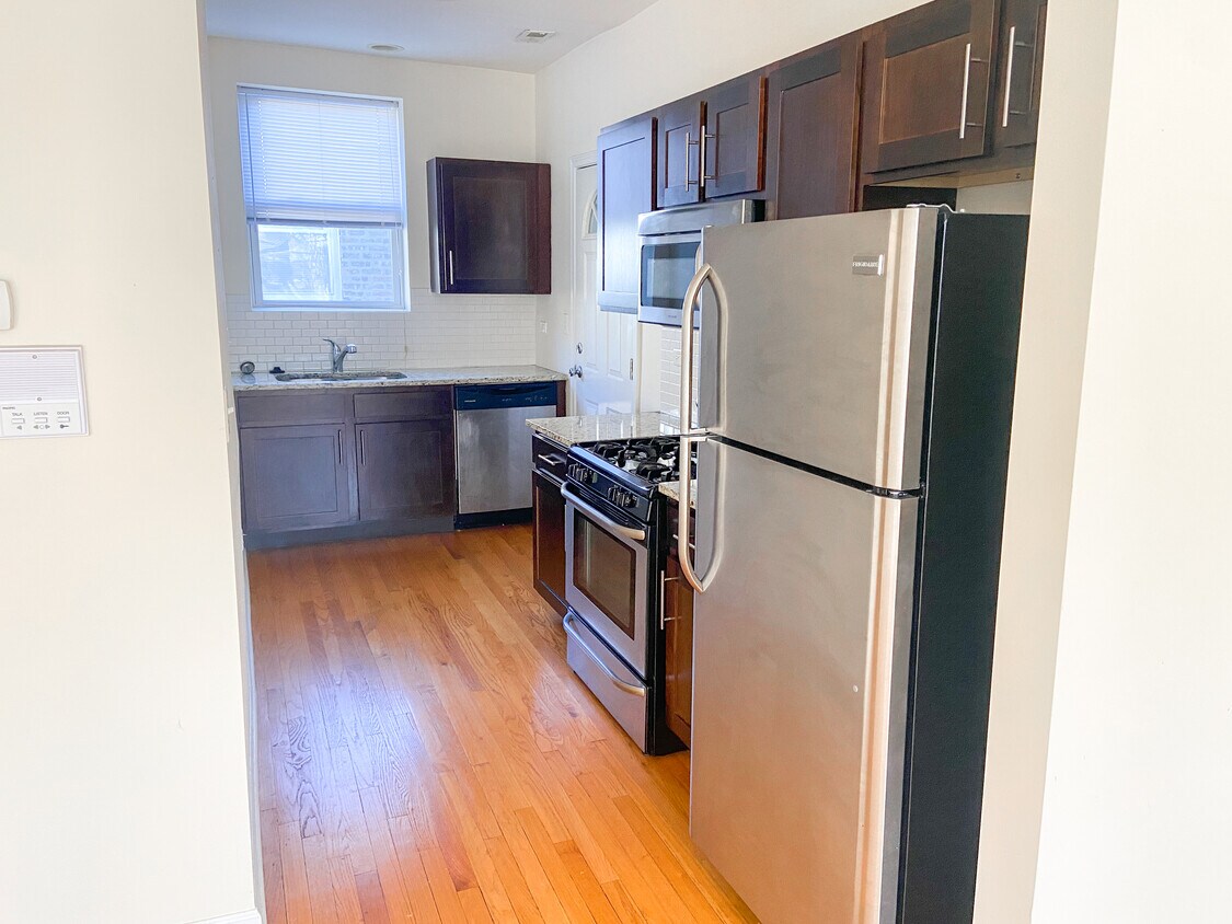 Primary Photo - 3603 N Kedvale Ave