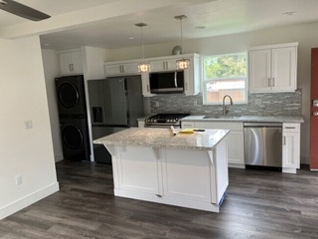 Foto del edificio - 667-671 Howard St