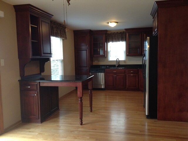 Foto del edificio - 5209 Sunmeadow Drive
