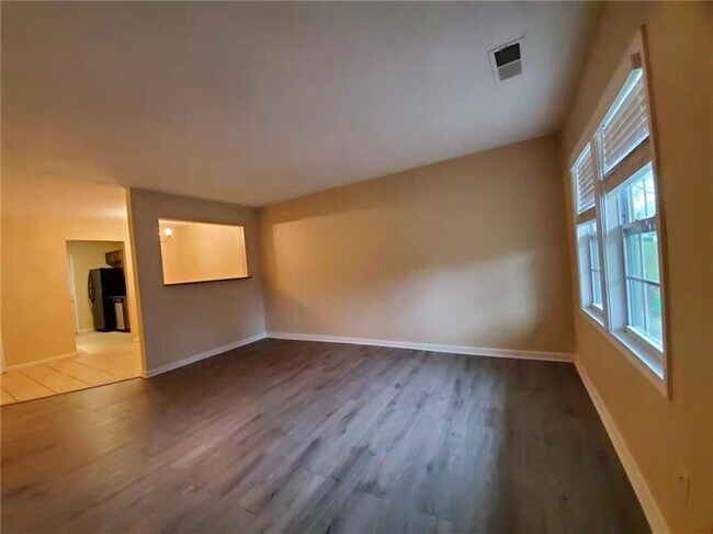 Building Photo - 687 Jackson Park Ln NW