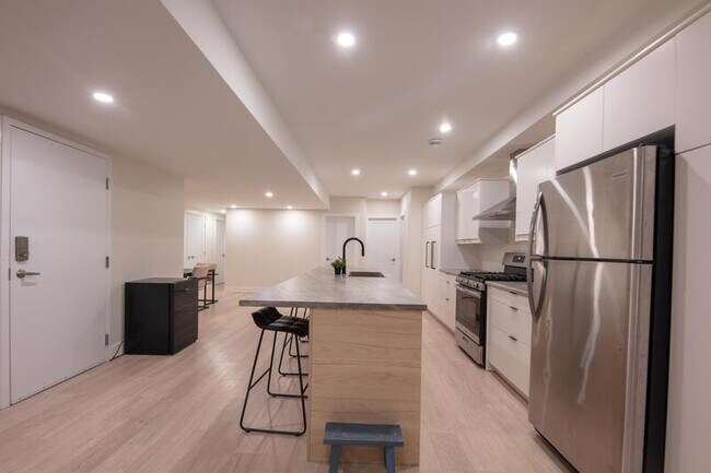 Photo du bâtiment - Student Rental: 130 Chippewa Avenue