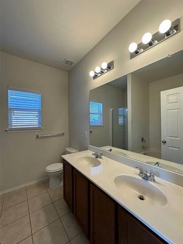 Building Photo - 2400 Lohani Ln
