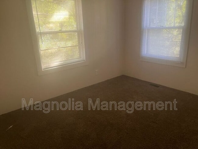 Foto del edificio - 413 Rollins Ave