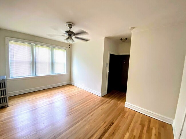 Foto del edificio - 3207 W Cortland St
