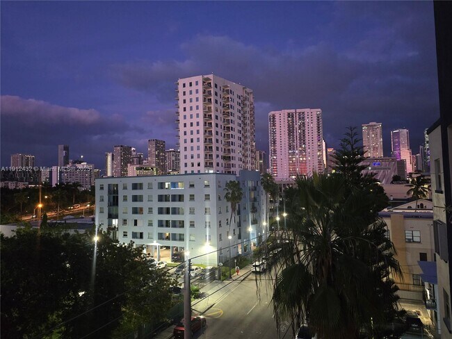 Foto del edificio - 546 SW 1st St
