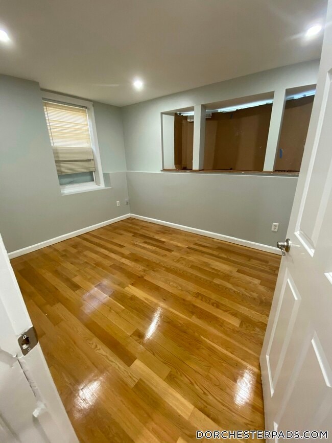 Building Photo - 42 Woodrow Ave