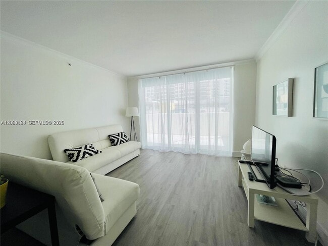 Foto del edificio - 3001 S Ocean Dr