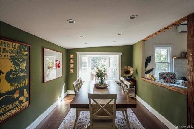 Building Photo - 2 Locust St