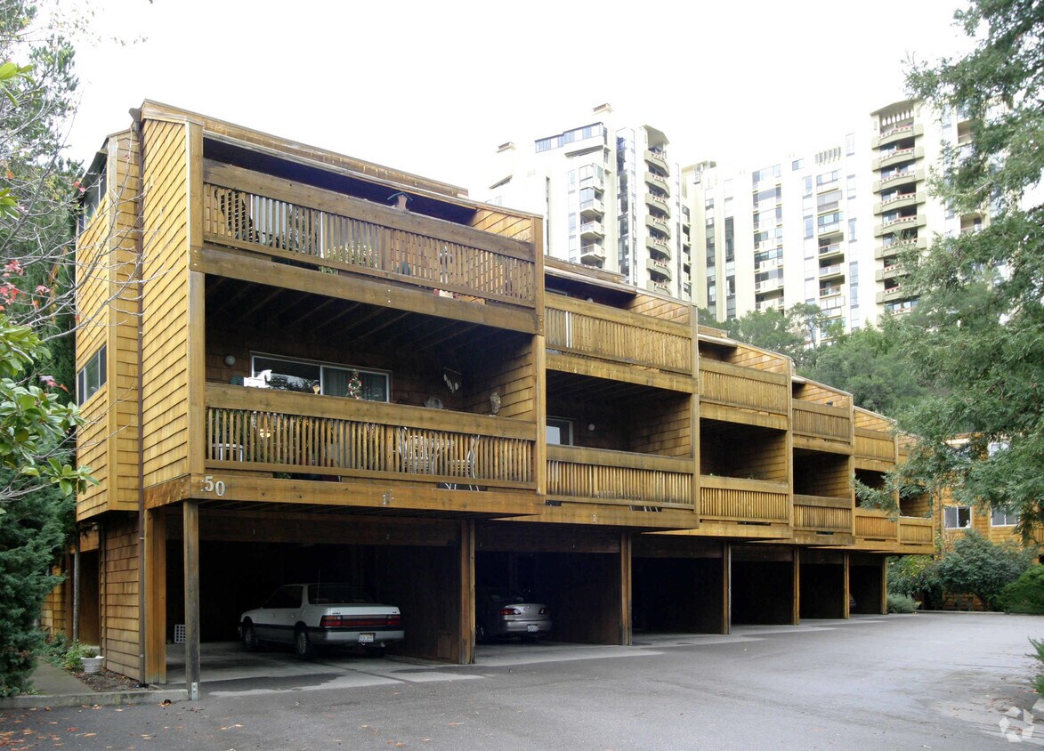 Building Photo - 50 Corte Real