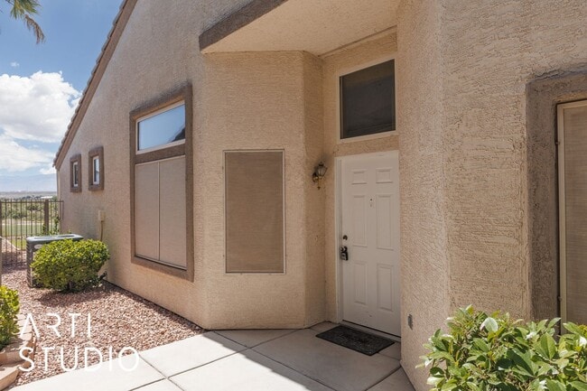 Building Photo - ***Sunset Greens 3 Bedroom 2 Bath Unfurnis...