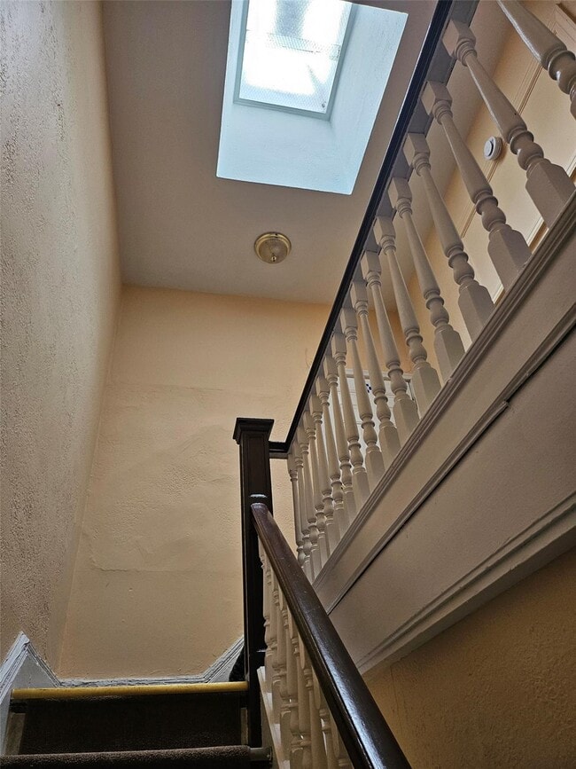 Foto del edificio - 180 Jericho Tpke