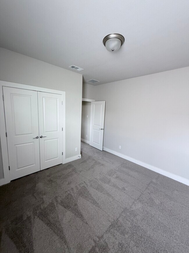 Foto del edificio - 219 Pinnacle Ln