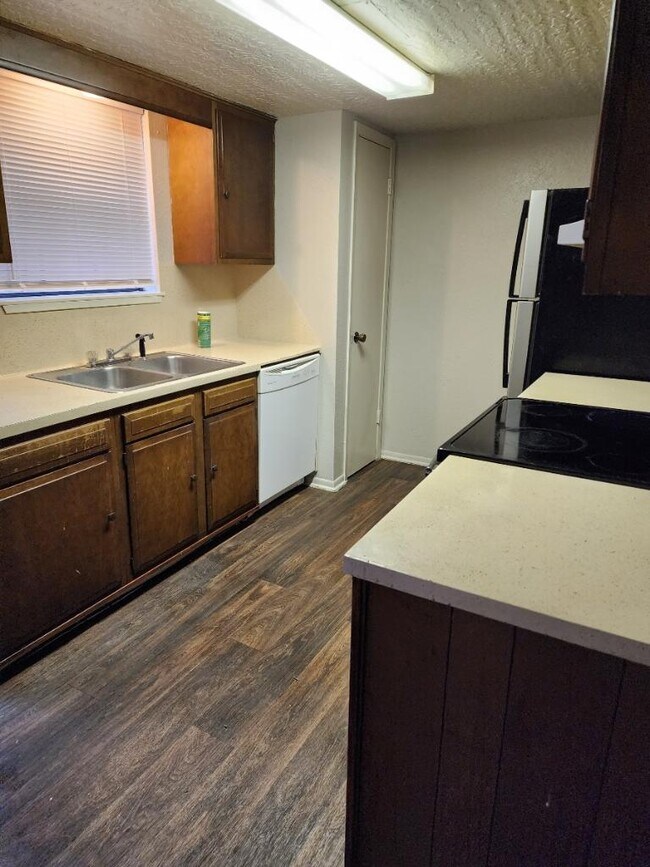 Foto del edificio - 1600 N 16th St